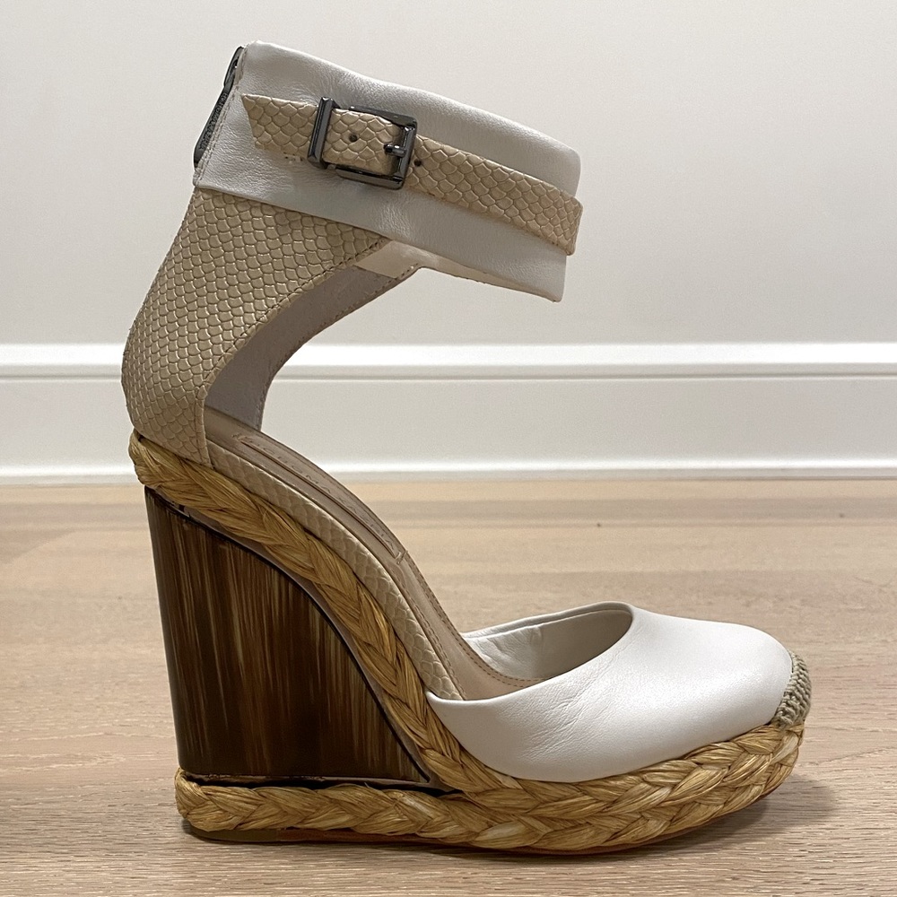 NWT White leather wedge sandals size 35.5